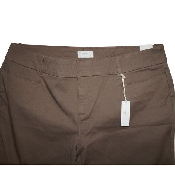 Dockers Women’s Stretch Chino Pants Size 16M Brown NWT Classic Fit - Picture 2 of 6
